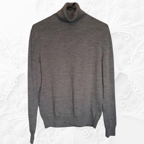 Banana Republic Lightweight Long Sleeve Grey Turtleneck Sweater Size Medium - Picture 1 of 3
